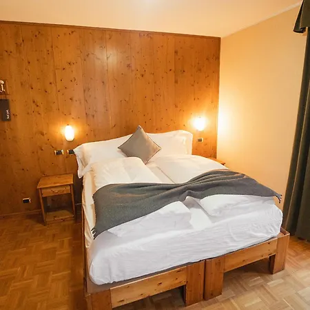 Отель Cima Piazzi Изолачча