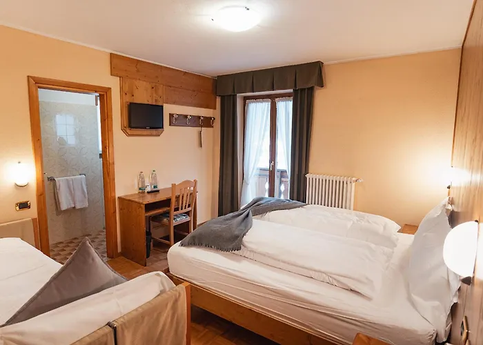 Отель Cima Piazzi Изолачча