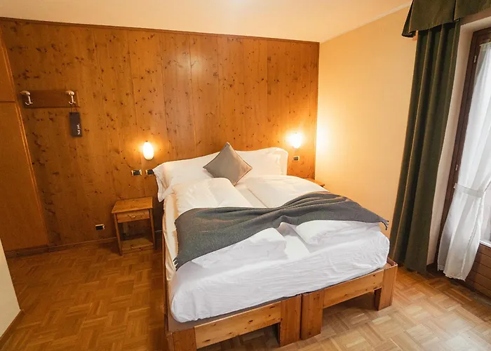 Отель Cima Piazzi Изолачча