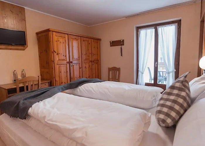 Отель Cima Piazzi Изолачча