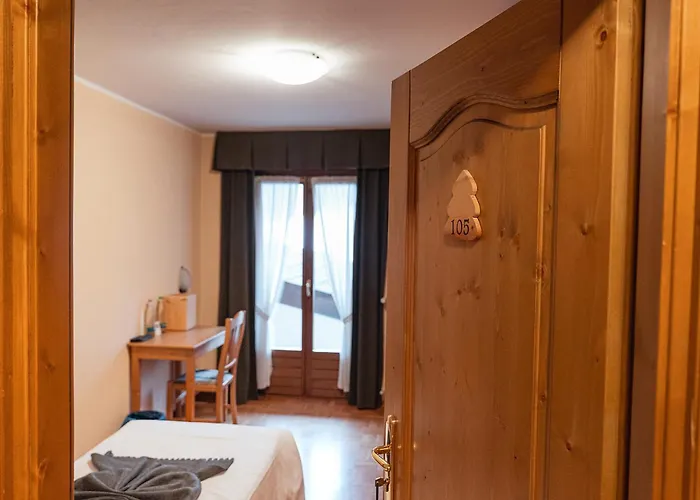 Cima Piazzi Отель Изолачча